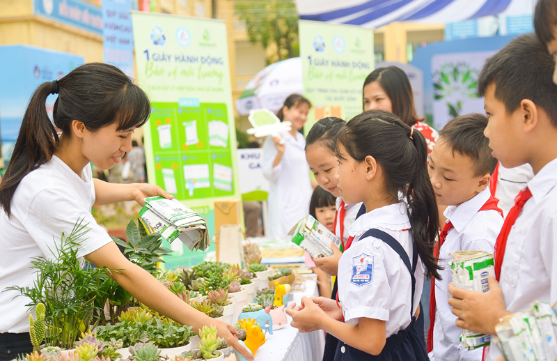 Vinamilk và nỗ lực mang màu xanh cho trường học, lan tỏa tình yêu thiên nhiên đến học sinh