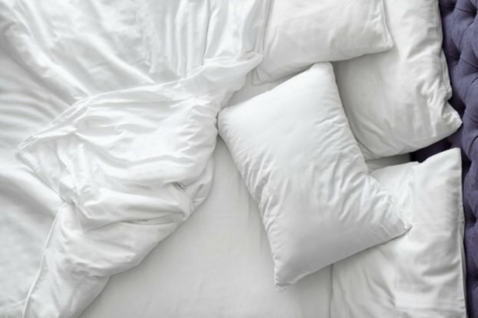 Thói quen cần tránh trước khi đi ngủ để có da mặt sáng khỏe