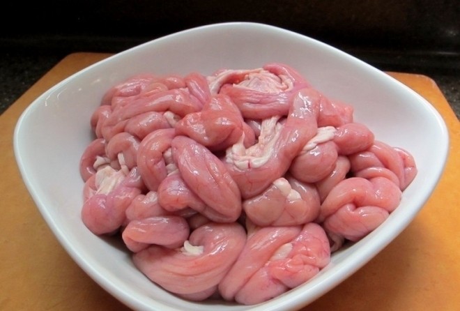 Mẹo chọn và luộc lòng lợn ngon, giòn sần sật