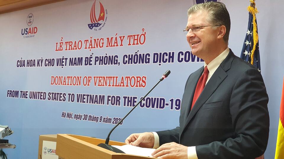 Mỹ trao tặng Việt Nam 100 máy thở để hỗ trợ phòng, chống dịch Covid-19