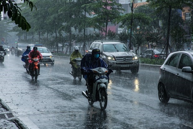 Dự báo thời tiết ngày 2/10: Hà Nội tiếp tục có mưa rào và dông
