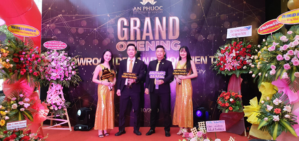 Sức nóng showroom miền Trung Đèn An Phước