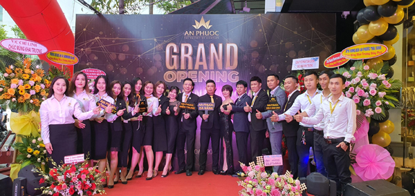 Sức nóng showroom miền Trung Đèn An Phước