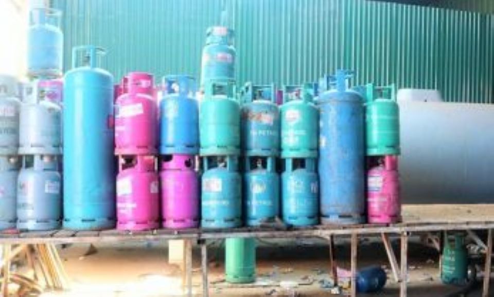 Phát hiện nhiều thiết bị sang chiết gas trong cảng Lê Quốc ở Hải Phòng