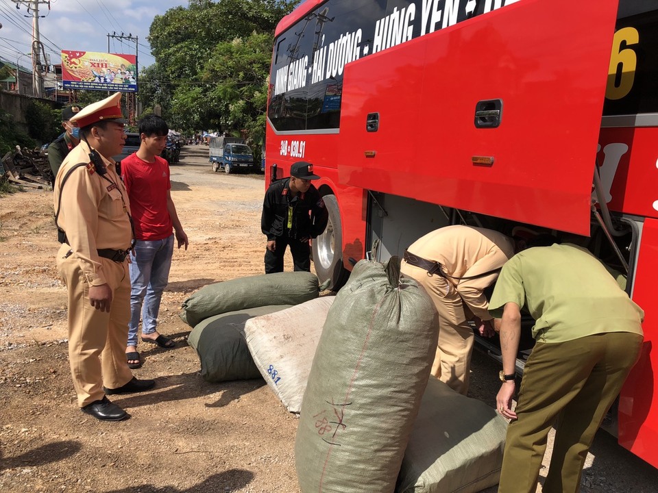 Thu giữ gần 5 tạ thuốc bắc không nguồn gốc tại Lạng Sơn
