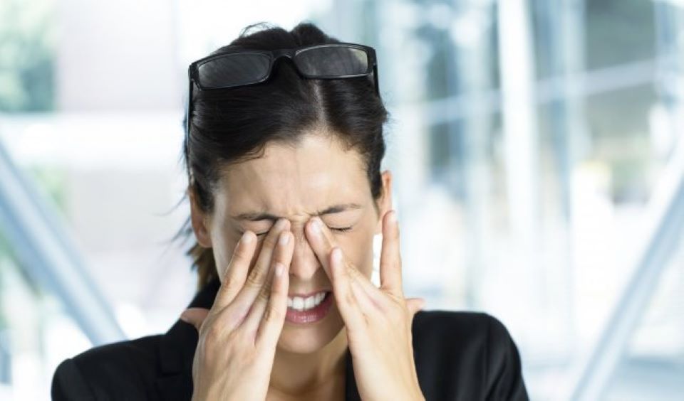4 sai lầm khi điều trị đau mắt đỏ bạn cần tránh