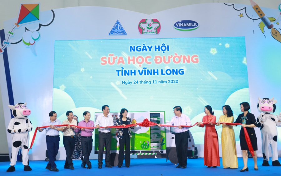 Niềm vui của thầy và trò tỉnh Vĩnh Long với Ngày hội Sữa học đường