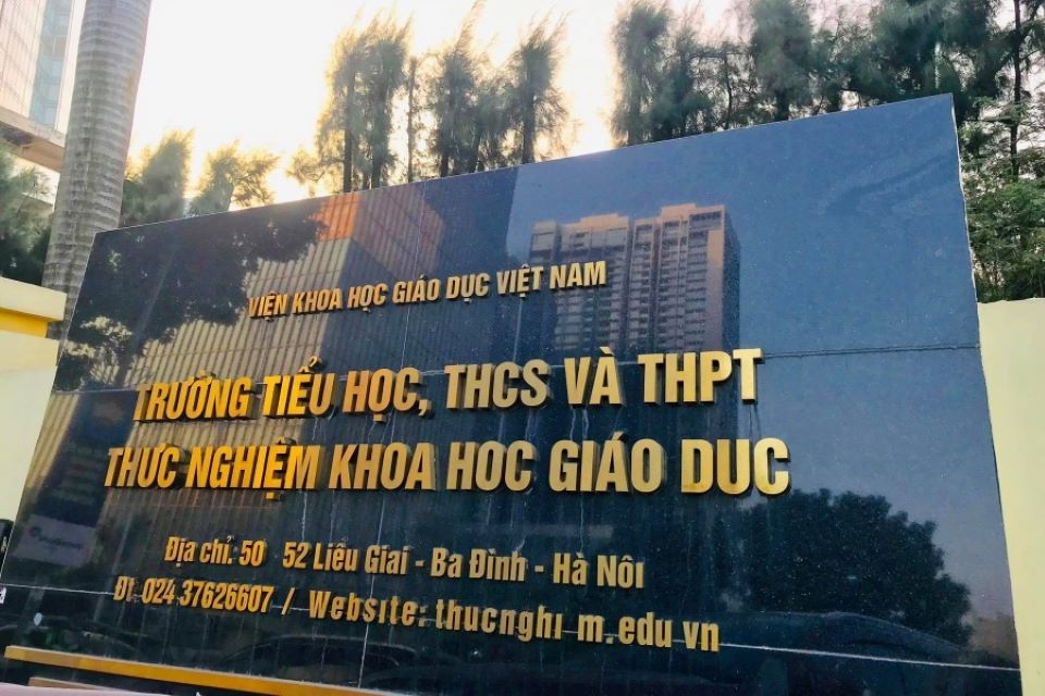 Phát hiện ấu trùng trong khay cơm của học sinh Trường Thực nghiệm