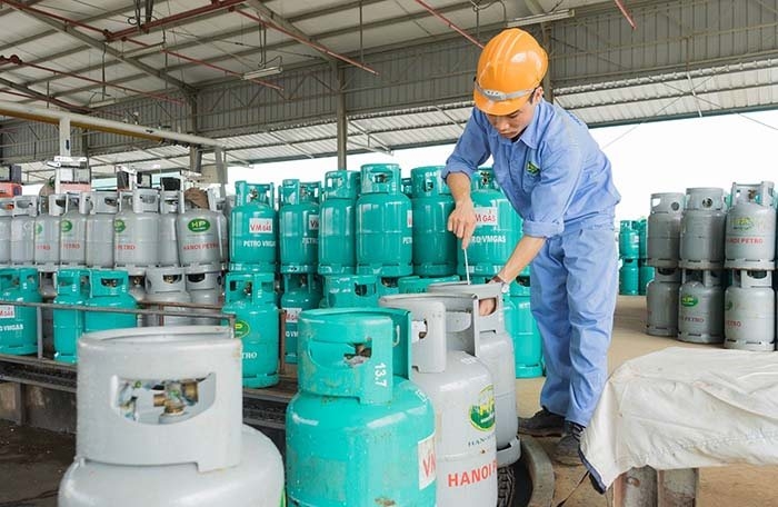 Giá gas tăng mạnh 27.500 đồng/bình 12kg ngày đầu năm 2021