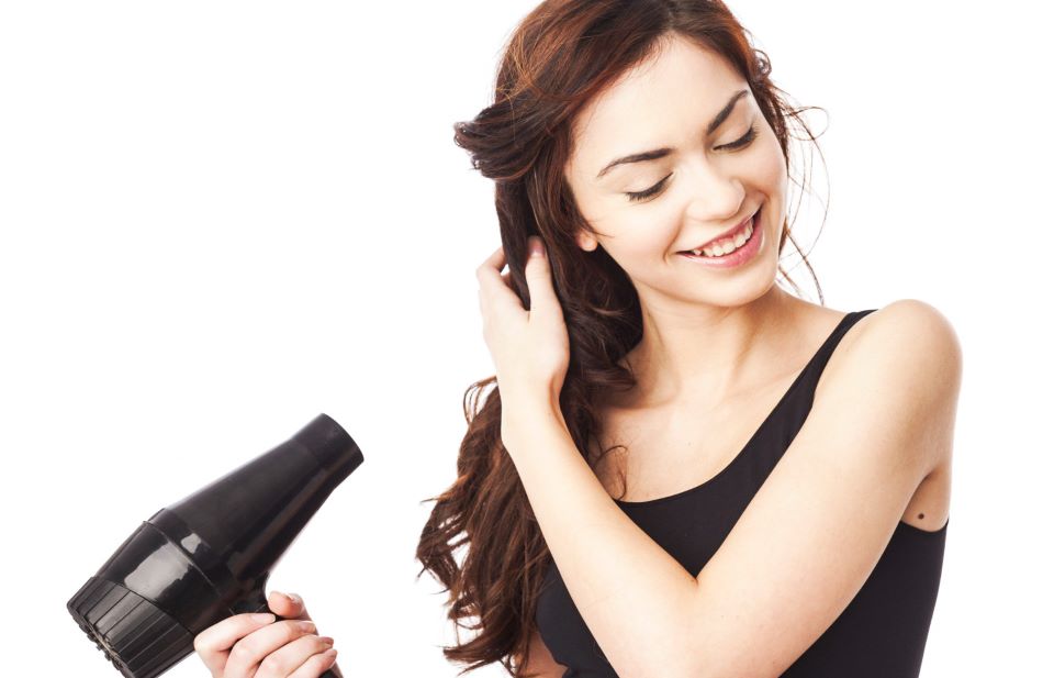 Bí quyết tóc bồng bềnh: 15 cách gội đầu lâu bết cho chị em