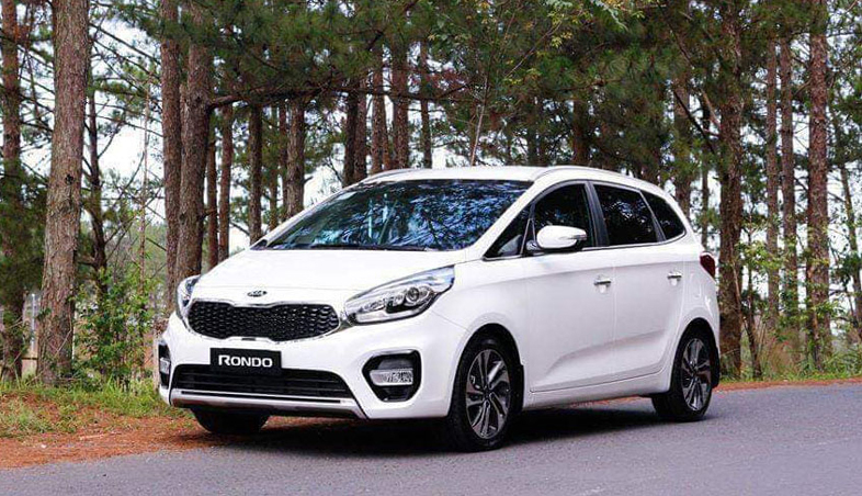 Giá xe ôtô hôm nay 5/1: Kia Rondo thấp nhất 559 triệu đồng