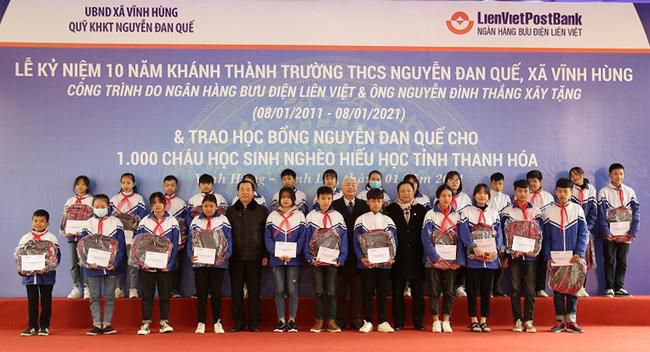 Thanh Hóa: Trao học bổng Nguyễn Đan Quế cho học sinh nghèo hiếu học