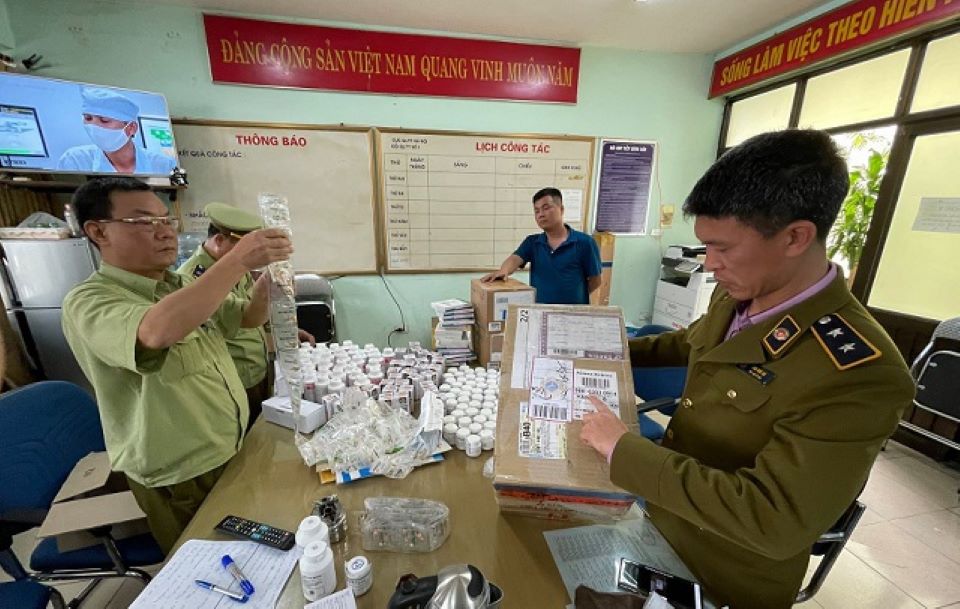 Bắt lô dược phẩm nhập ngoại không hóa đơn, chứng từ ở Hà Nội