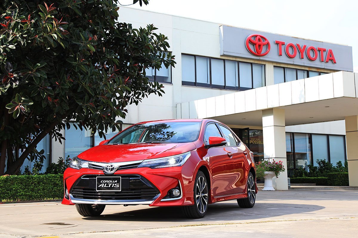 Triệu hồi xe Toyota Corolla Altis do lỗi bơm nhiên liệu