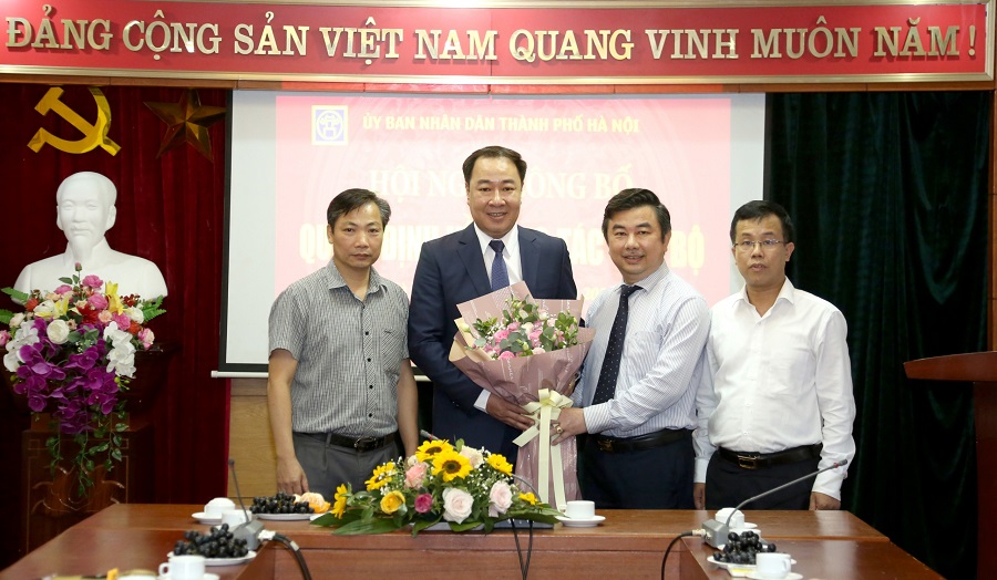 Trao quyết định bổ nhiệm ông Nguyễn Xuân Khánh giữ chức Phó Tổng biên tập báo Kinh tế & Đô thị
