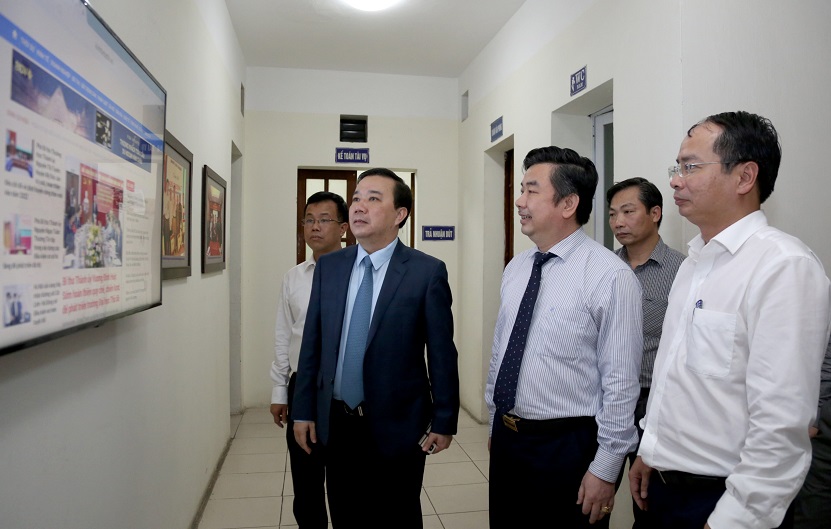 Trao quyết định bổ nhiệm ông Nguyễn Xuân Khánh giữ chức Phó Tổng biên tập báo Kinh tế & Đô thị