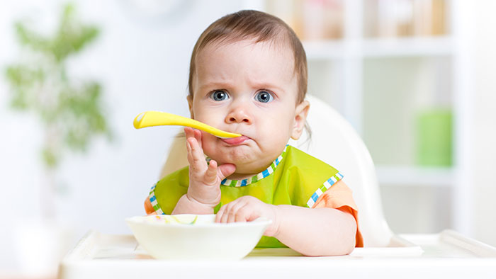 Trẻ bị sốt nên ăn thế nào?
