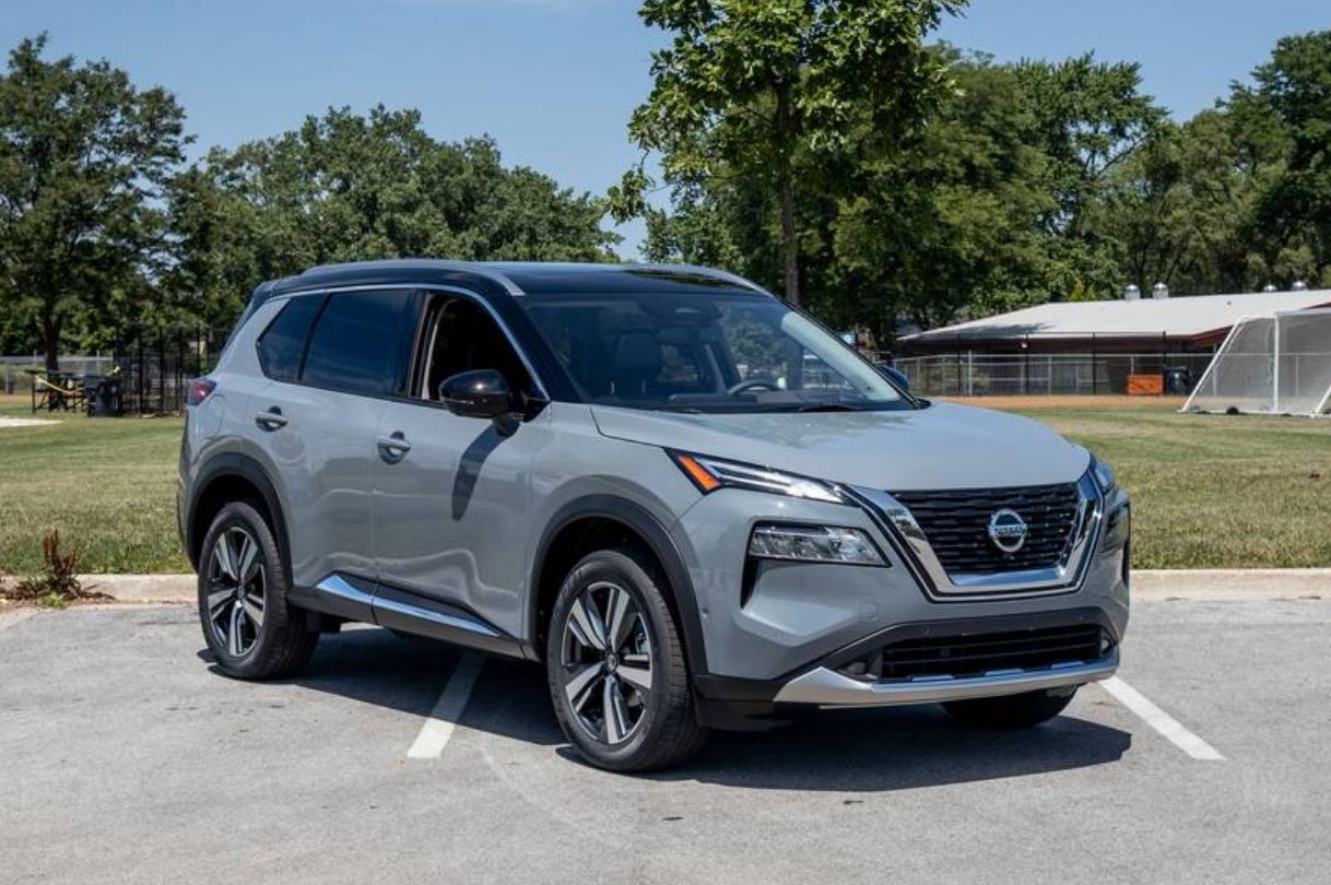 Giá xe ô tô Nissan tháng 5/2021: Hỗ trợ 50% phí trước bạ