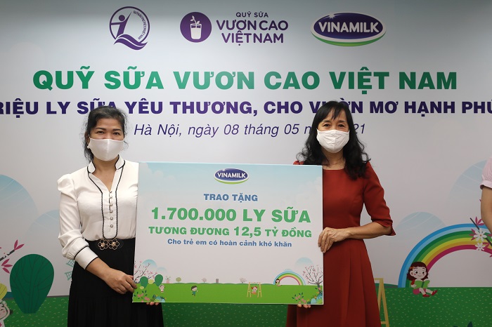 1,7 triệu hộp sữa sẽ được Vinamilk gửi đến trẻ em vùng khó khăn qua Quỹ sữa vươn cao Việt Nam