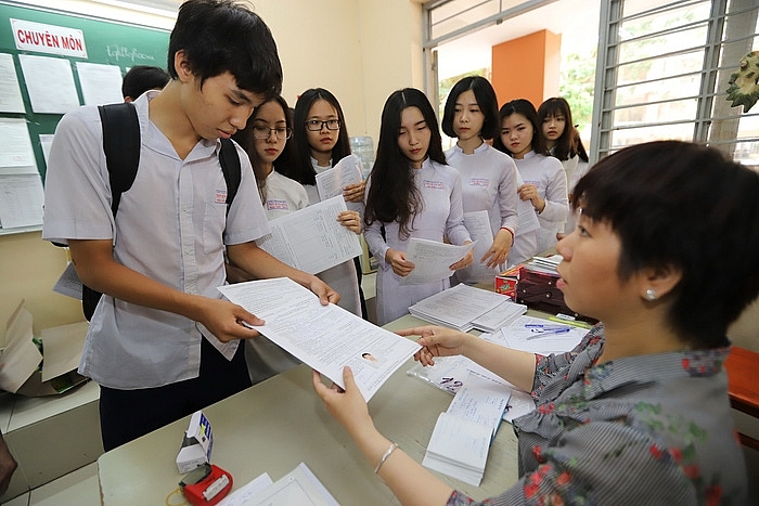 Tỉ lệ "chọi" lên tới 1/10 với nhóm ngành Kinh doanh và Quản lý