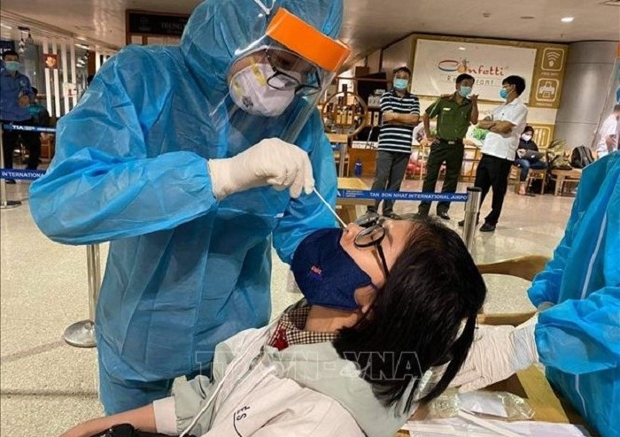 Tăng cường sàng lọc, rà soát, xét nghiệm nhanh ca nghi ngờ bệnh Covid-19