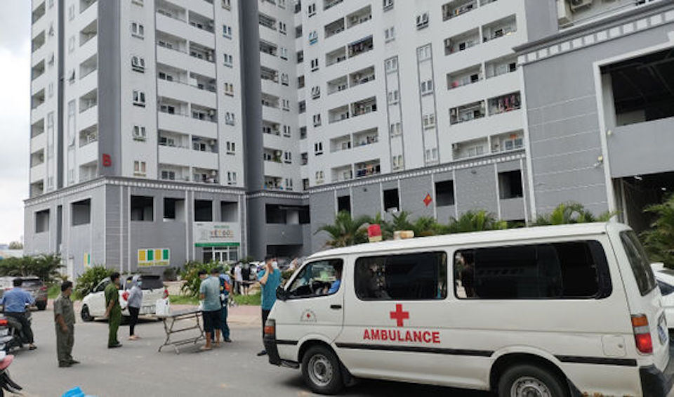 TP Hồ Chí Minh: Phong tỏa tạm thời một tòa nhà chung cư ở quận 8 vì 2 ca nghi mắc Covid-19