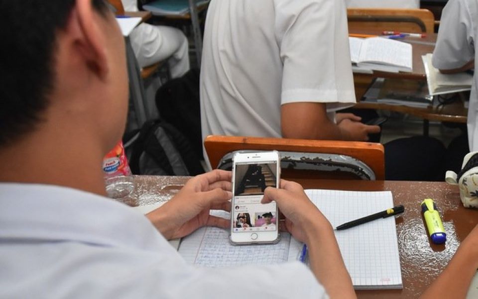 Nam Định: Nam sinh lớp 12 dùng hình ảnh ''nhạy cảm'' để tống tiền cô giáo