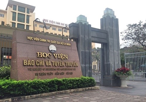 Nhiều trường Đại học hoãn thi riêng năm 2021