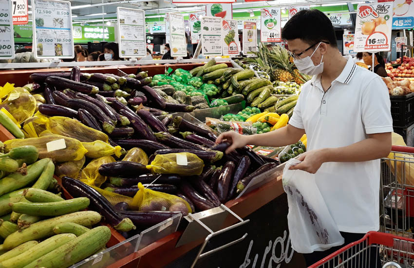 Hà Nội ngày đầu thực hiện giãn cách xã hội: Hàng hóa không thiếu, siêu thị đẩy mạnh bán online