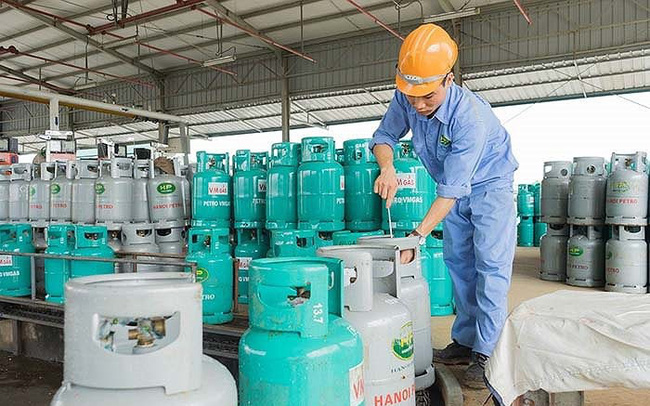 Giá gas tháng 9 tiếp tục tăng lên 418.900 - 442.000 đồng/bình 12kg