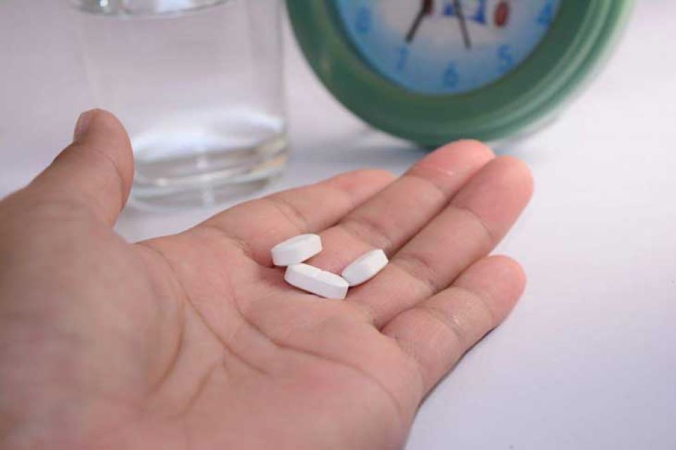 Cụ bà bị ''ngộ độc'' do uống phải thuốc nam có trộn lẫn Paracetamol