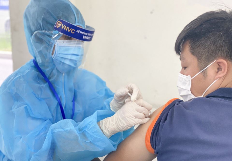 TP Hồ Chí Minh: Không được từ chối tiêm vaccine mũi 2 cho người tiêm mũi 1 nơi khác