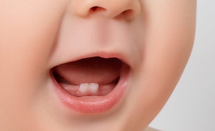 Vệ sinh răng miệng đúng cách cho trẻ trong độ tuổi ăn dặm