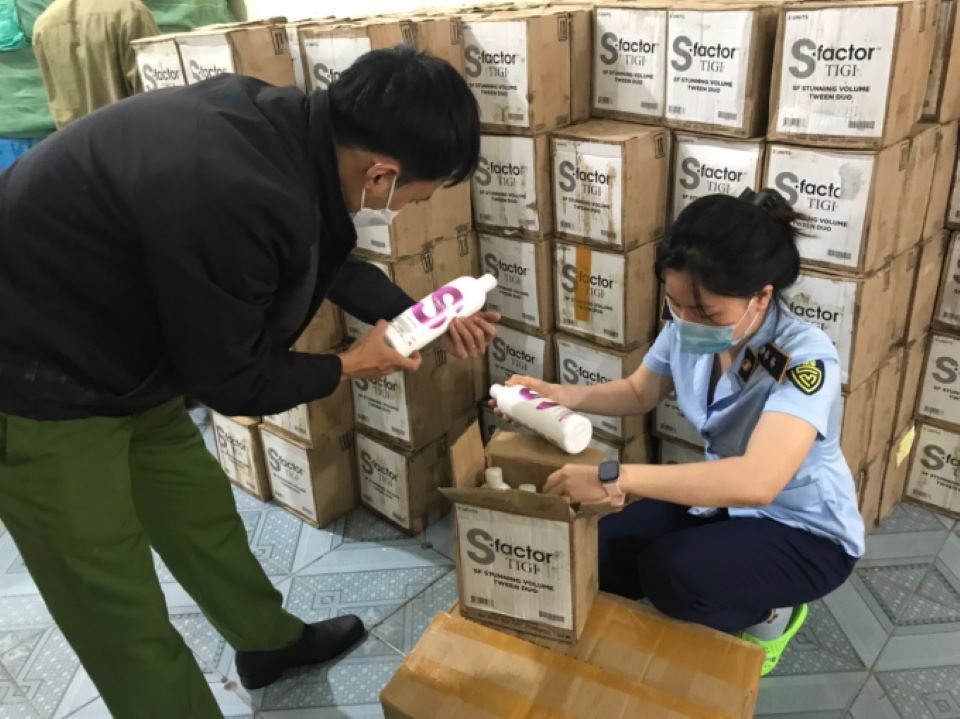 Phú Yên: Tạm giữ lô mỹ phẩm không có hóa đơn chứng từ có trị giá hàng tỉ đồng