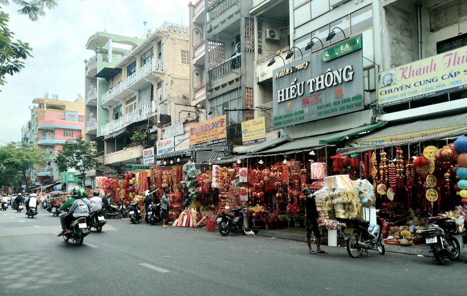 Đại lý pháo hoa của Bộ Quốc phòng bán giá cao gấp hơn 3 lần niêm yết