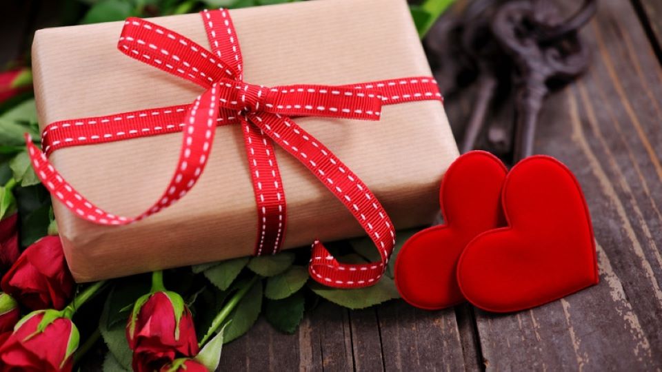 Gợi ý quà tặng Valentine ý nghĩa cho bạn gái năm 2022