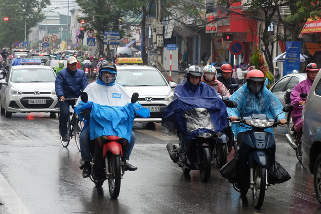 Dự báo thời tiết ngày 14/2/2022: Hà Nội tiếp tục có mưa, trời rét 11 độ C