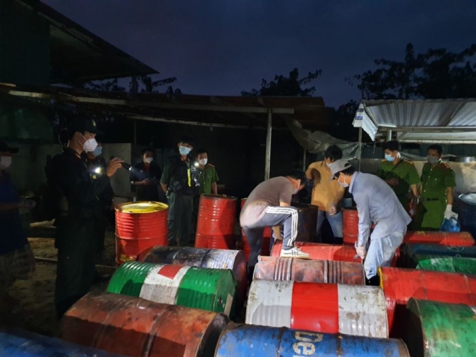 Triệt phá cơ sở nấu dầu DO giả qui mô lớn ở Bà Rịa - Vũng Tàu
