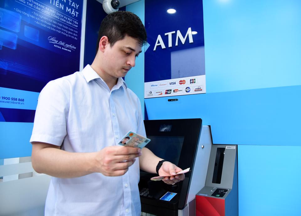Các bước rút tiền bằng thẻ căn cước công dân tại ATM