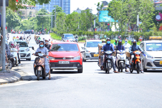 Dự báo thời tiết ngày 5/6/2022: Hà Nội chiều tối và đêm có mưa dông, ngày nắng nóng