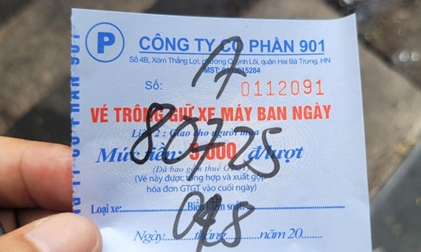 Công ty Cổ phần 901 ngang nhiên "móc túi" người gửi xe vào bệnh viện Việt Đức