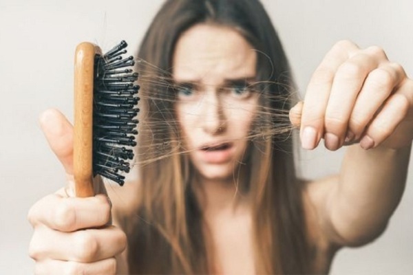 Công thức giúp giảm tóc gãy rụng mùa hanh khô