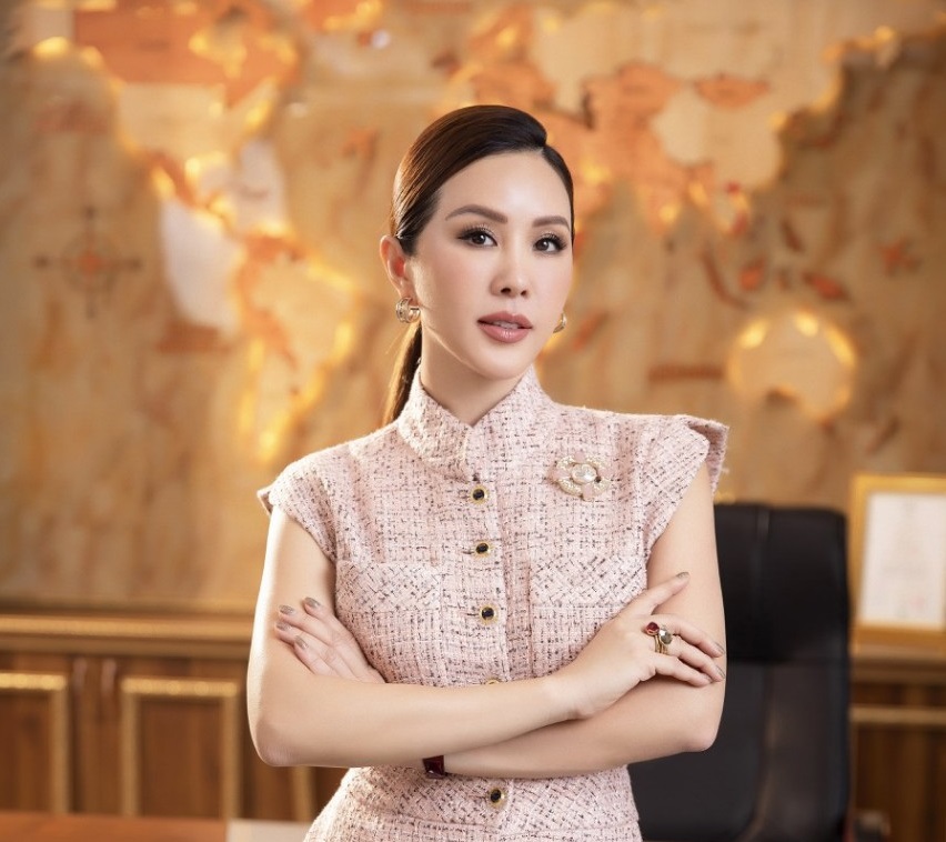 CEO - Hoa hậu Thu Hoài: Người phụ nữ đẹp trên con đường không trải hoa hồng