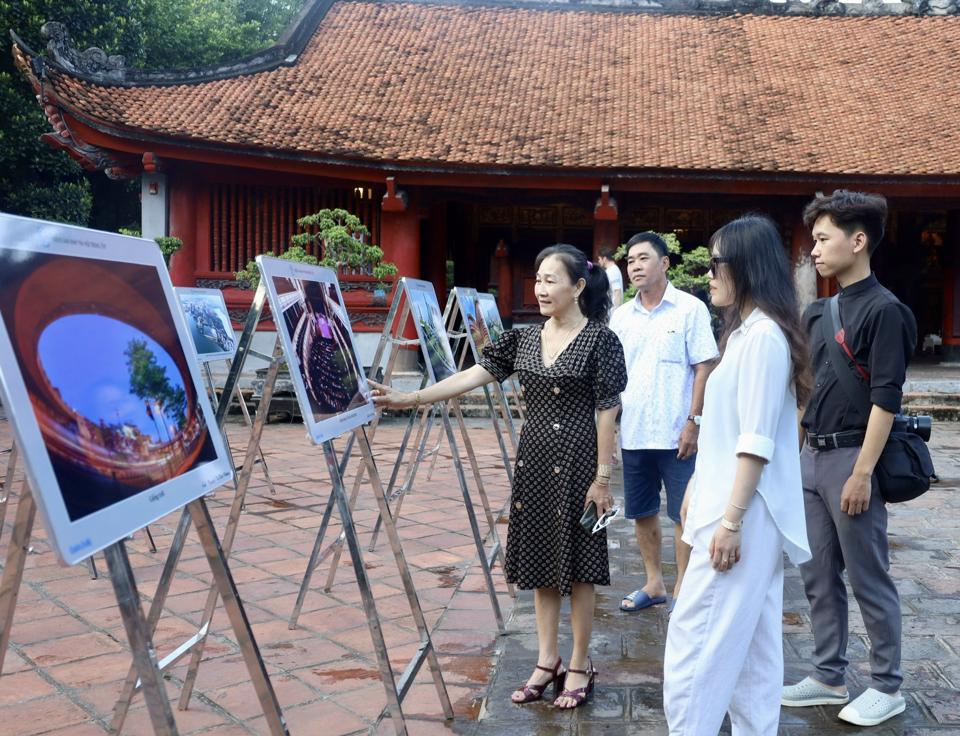 Triển lãm ảnh “Hà Nội trong tôi” lần thứ 17: Khơi dậy tình yêu Hà Nội trên từng khung hình