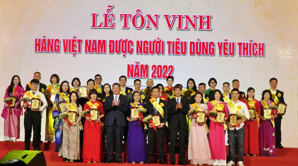 Tôn vinh 213 sản phẩm hàng Việt Nam được người tiêu dùng yêu thích