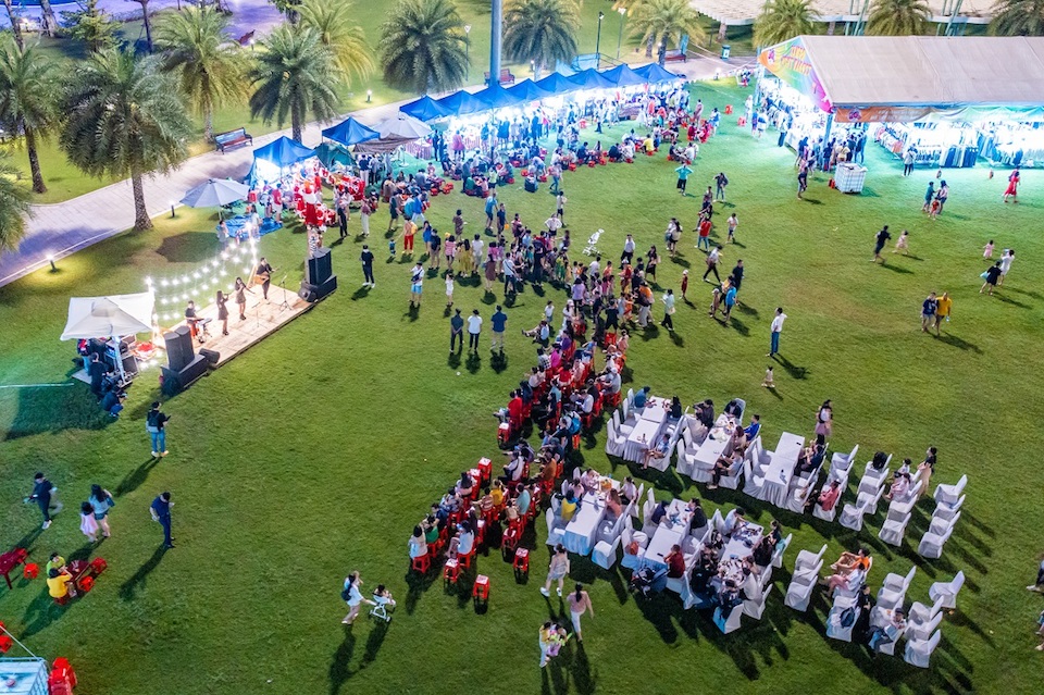 Vinhomes Grand Park thu hút hàng nghìn du khách dịp cuối tuần