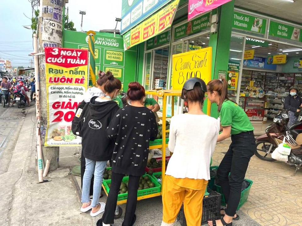 Nhiều siêu thị ở TP Hồ Chí Minh chung tay hỗ trợ giải cứu cam miền Tây