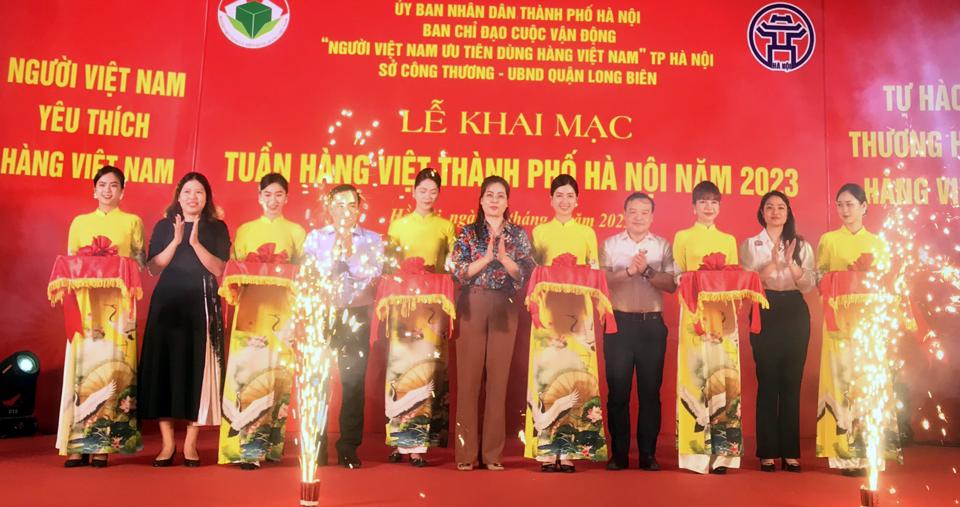 Khai mạc Tuần hàng Việt tại Long Biên: Thu hút 100 gian hàng chất lượng cao