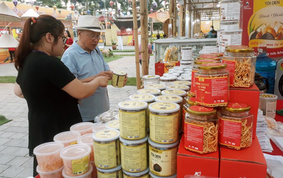 Khai mạc “Festival nông sản Hà Nội lần 2 năm 2023”: Gắn kết sản phẩm nông sản làng nghề Hà Nội với du lịch