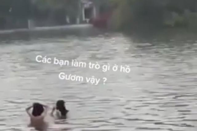 Thông tin 2 thiếu nữ tắm ở hồ Hoàn Kiếm là không chính xác
